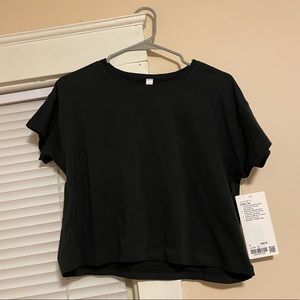 NWT Lululemon cates tee black size:6